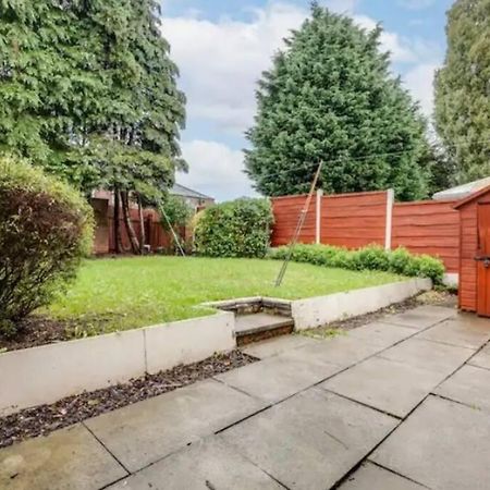 Newly Renovated House Near Trafford Centre Villa แมนเชสเตอร์ ภายนอก รูปภาพ