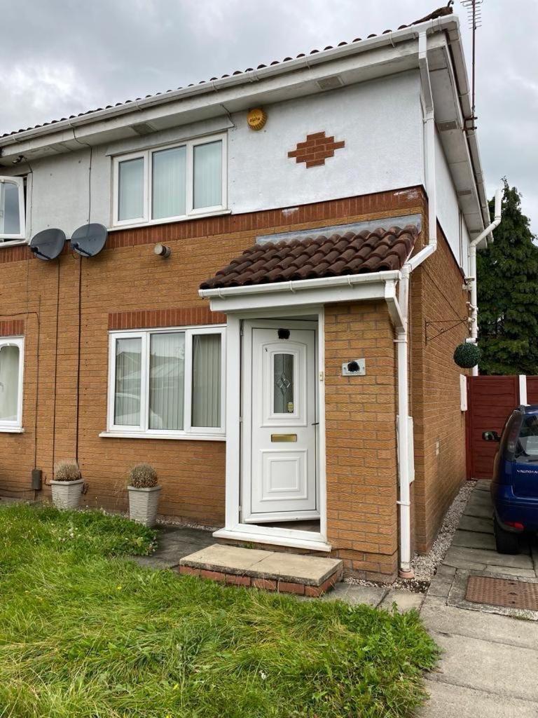 Newly Renovated House Near Trafford Centre Villa แมนเชสเตอร์ ภายนอก รูปภาพ