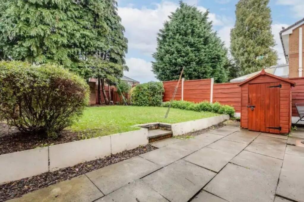 Newly Renovated House Near Trafford Centre Villa แมนเชสเตอร์ ภายนอก รูปภาพ